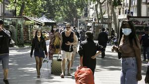 BARCELONA 27/05/2021 Esta mañana gente sin mascarilla por las Rambles i la Pl Reial
Mascarilla, Covid, Máscara, coronavirus

Fotografia de JOAN CORTADELLAS