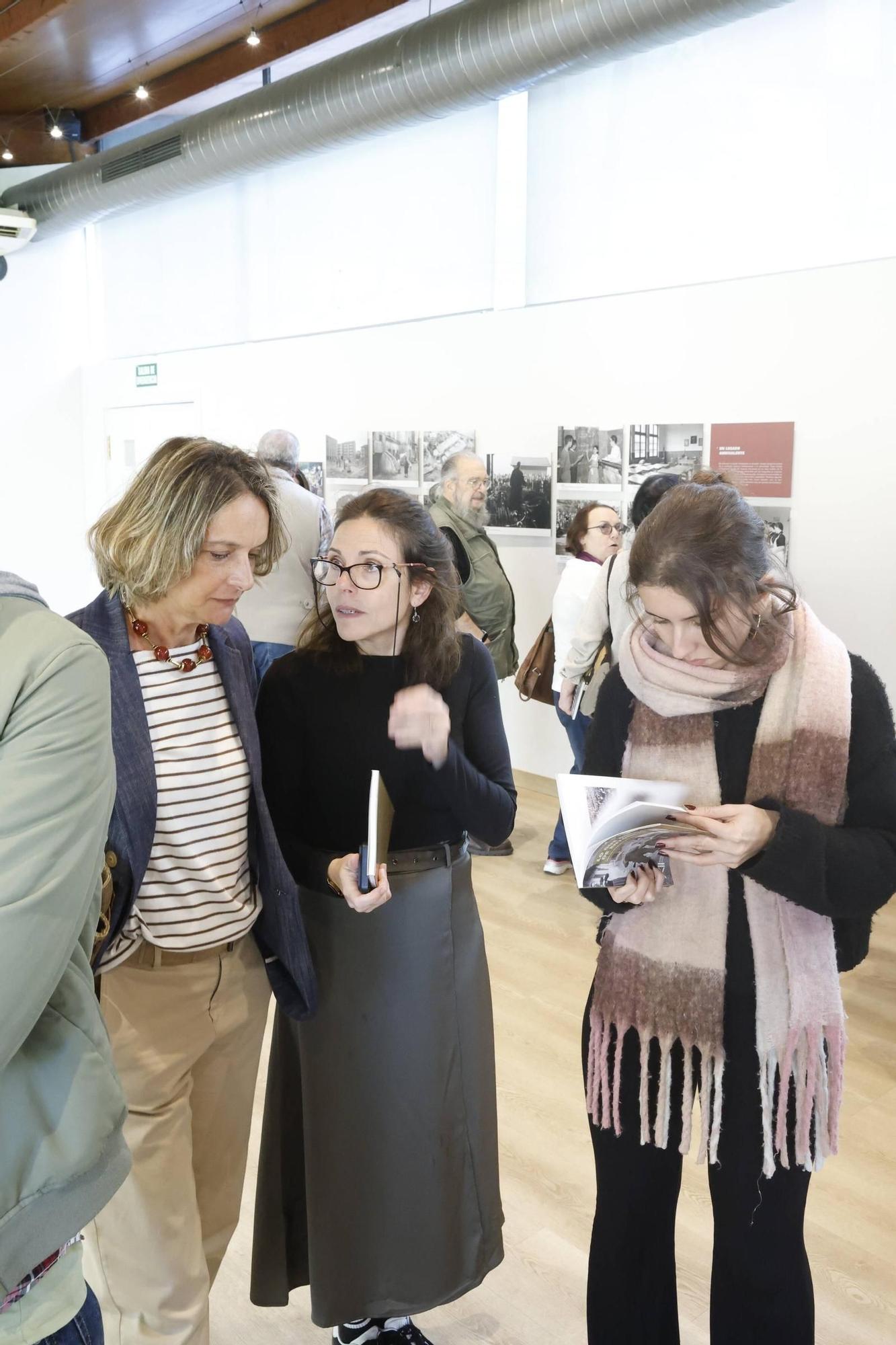 Así fue la inauguración de “Lo que queda de entonces”, una memoria fotográfica a la Asturias franquista