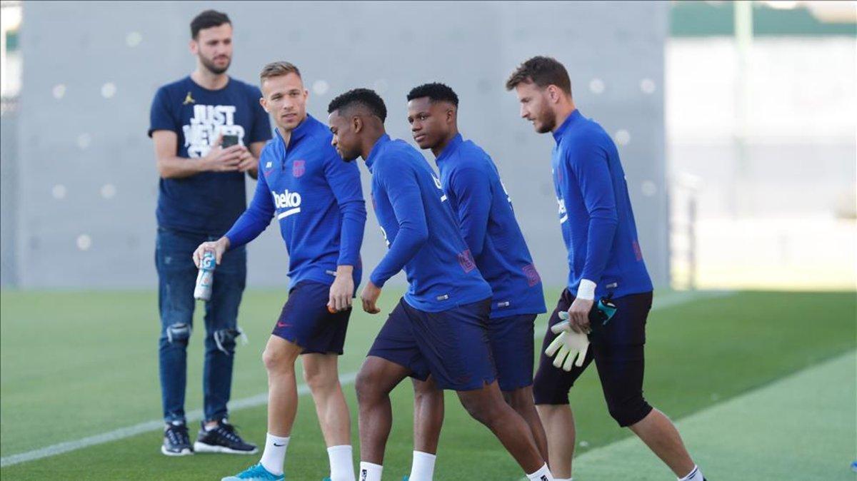 Ansu Fati y Arthur no han entrenado con el grupo