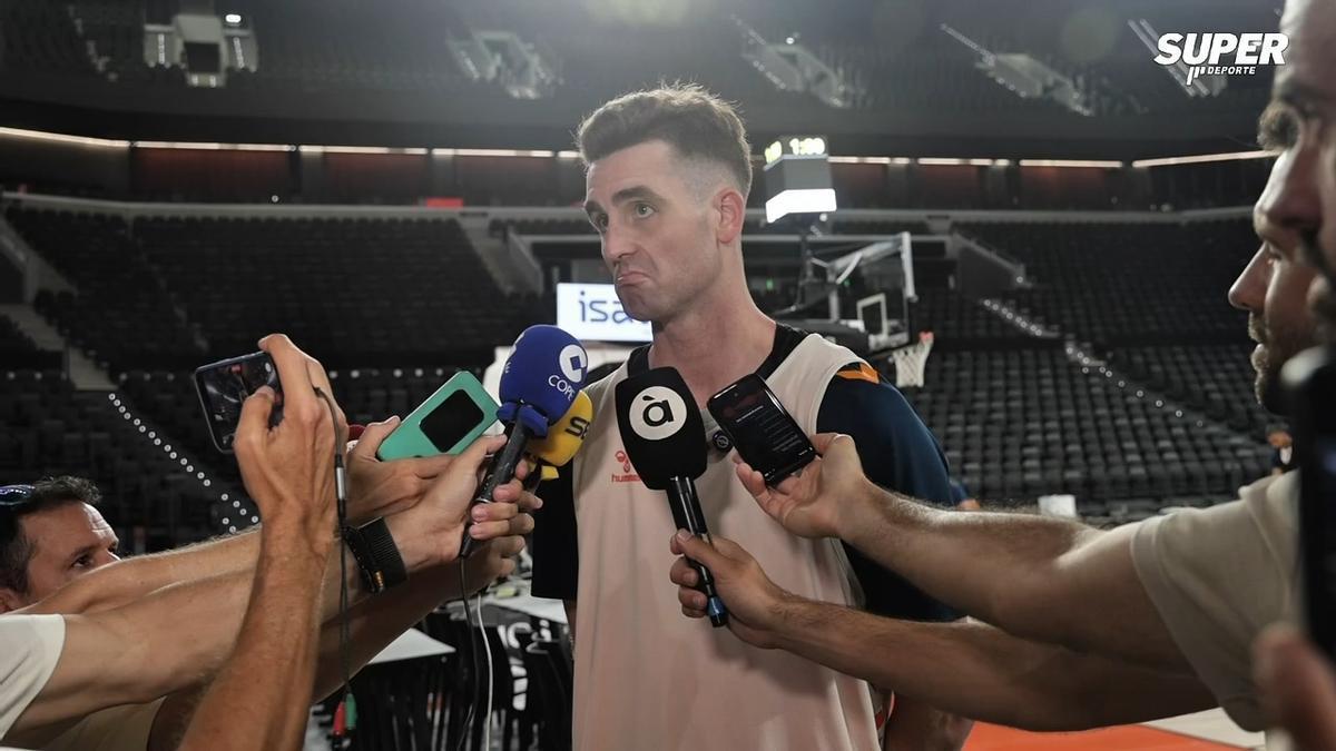 Nate Reuvers comparece en la previa ante Surne Bilbao Basket