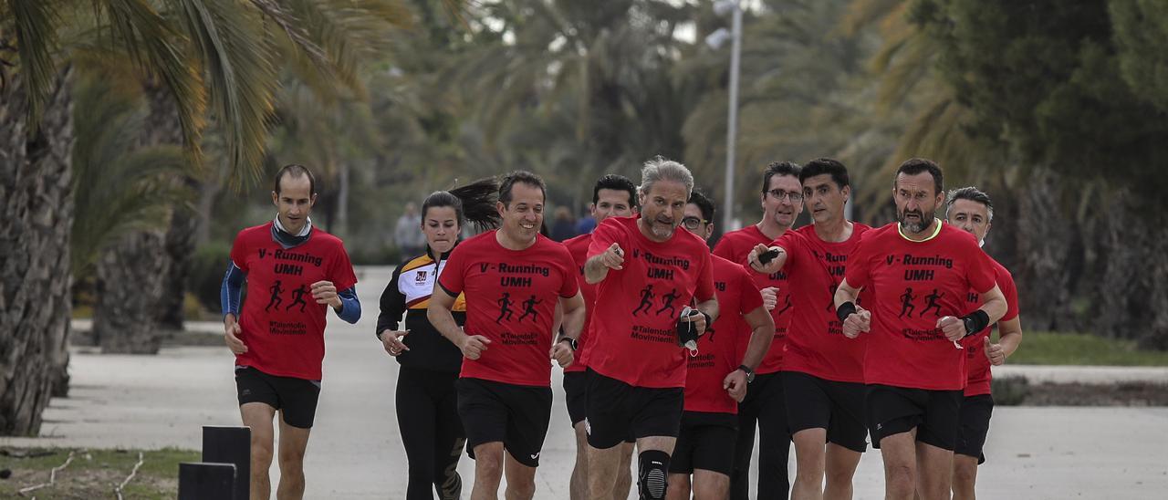 El rector y el alcalde de Elche, corriendo por el circuito de la UMH