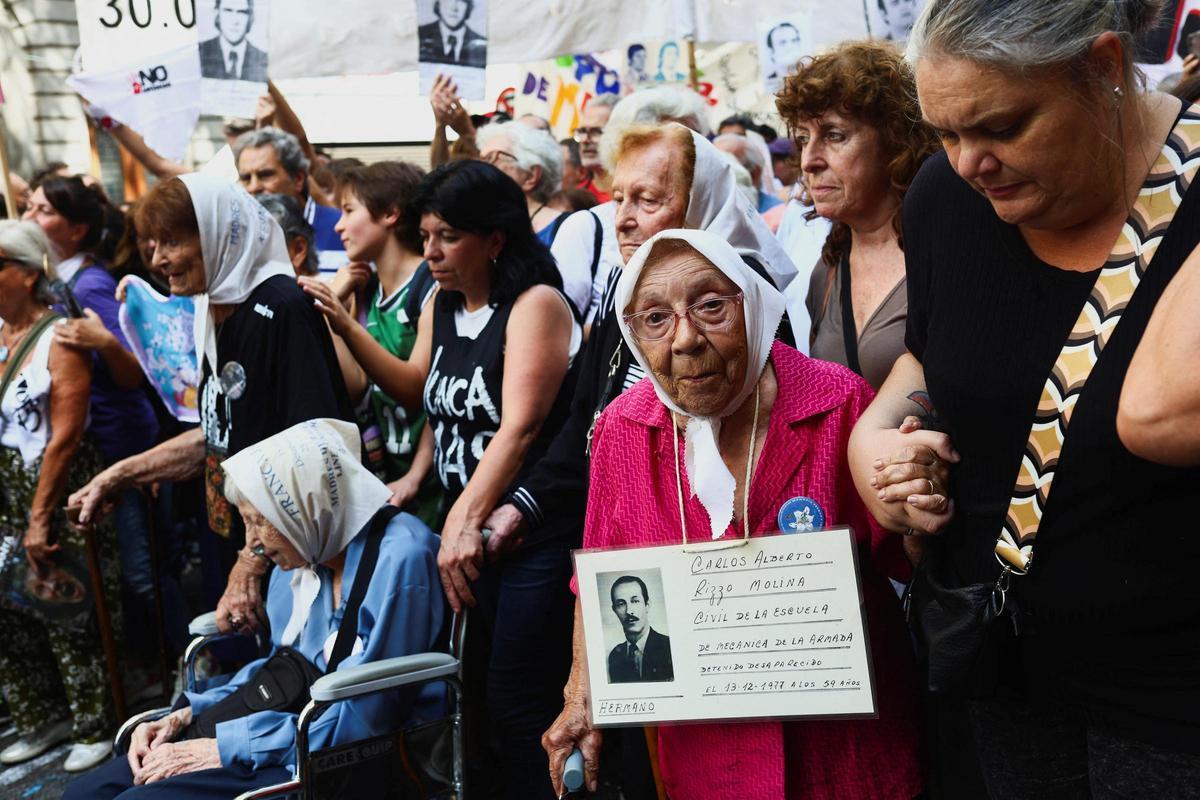 Masiva marcha en Argentina en conmemoración de las víctimas de la Dictadura a 48 años del golpe