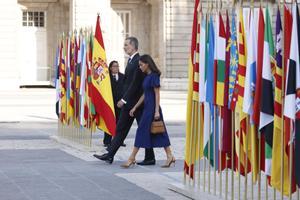 Els Reis presideixen lacte dhomenatge a les víctimes.