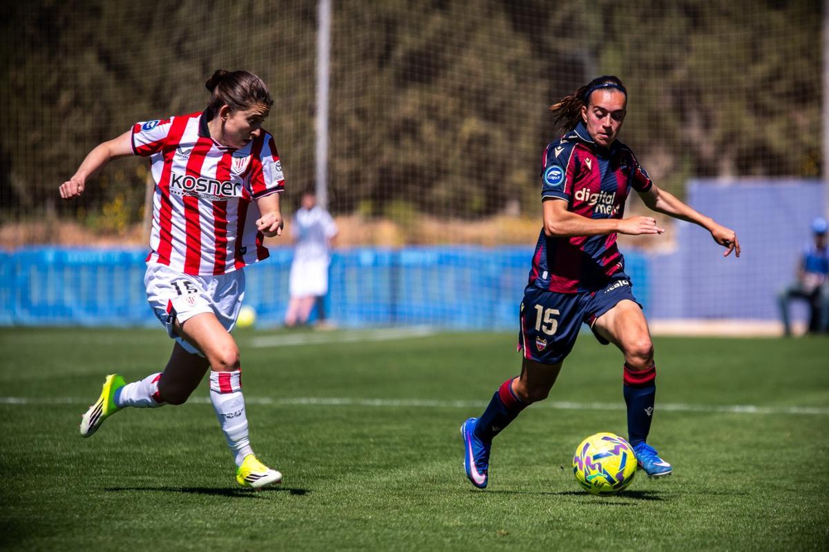 María Gabalndón en la visista del Athletic Club a Buñol