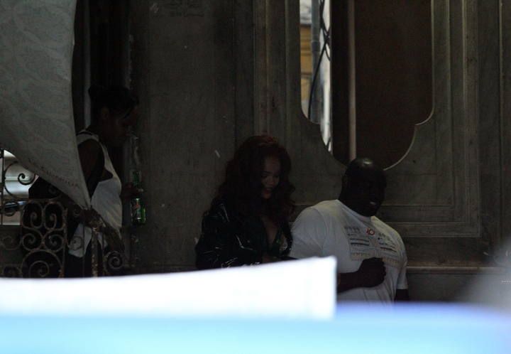 La cantante barbadense Rihanna en una sesión de fotos en La Habana