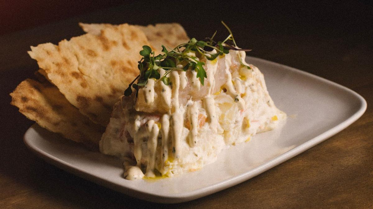 La ensaladilla rusa con tartar de gamba y mayonesa acevichada de Bar Nuri.