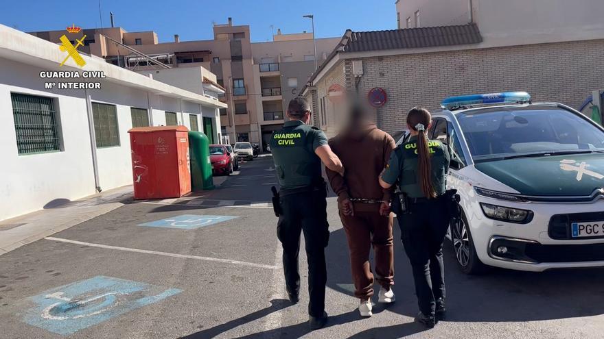 La Guardia Civil ha desarticulado la organización a la que pertenecían los ocho detenidos.