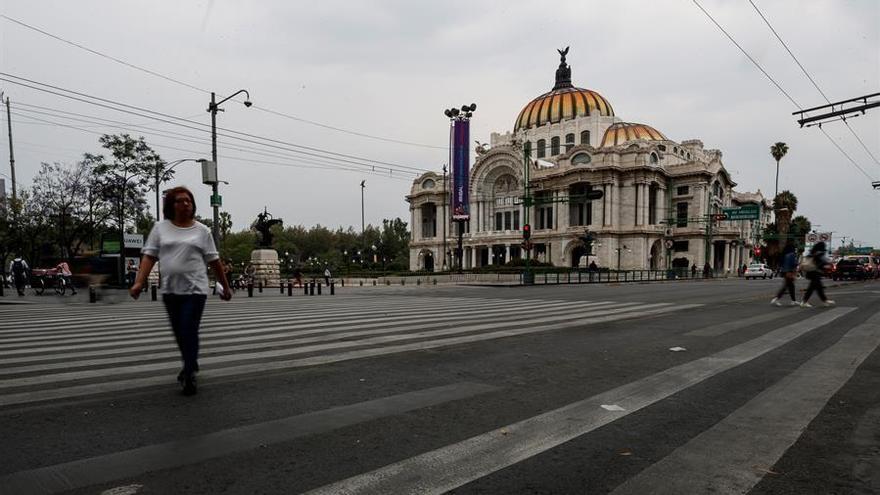 Ciudad de México reduce la movilidad en el transporte en plena fase masiva de contagios