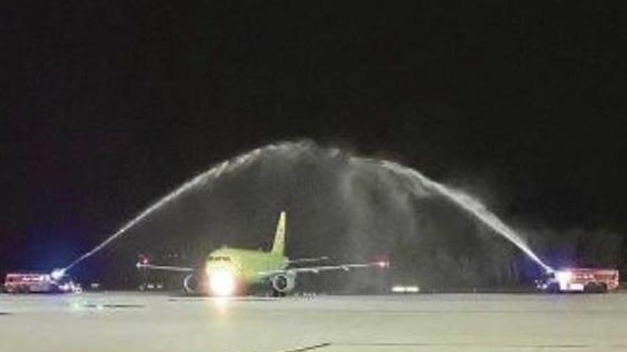 So weihte S7 Airlines vergangene Woche die neue Flugroute nach Sankt Petersburg ein.