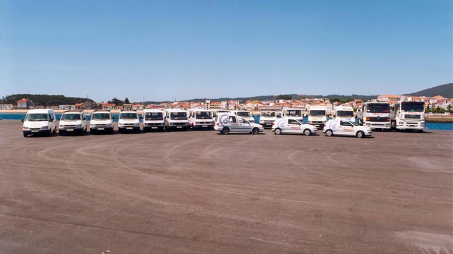 redesyl. Parte de la flota de vehículos de una empresa homenajeada