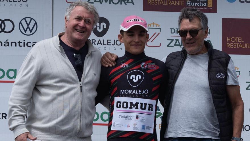 Dos iconos del ciclismo vasco, en el podio