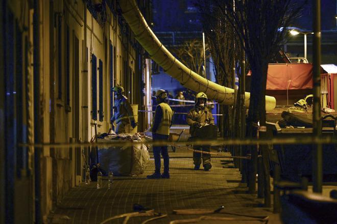 Al menos tres muertos en el derrumbe de un edificio de Badalona