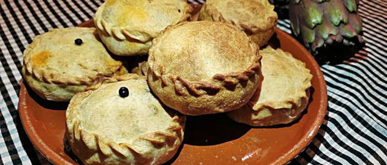 Panades amb carxofa i pèsols