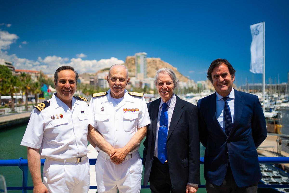 Antonio Badías, Gregorio Sirvent, Cristóbal Colón de Carvajal y Miguel López.