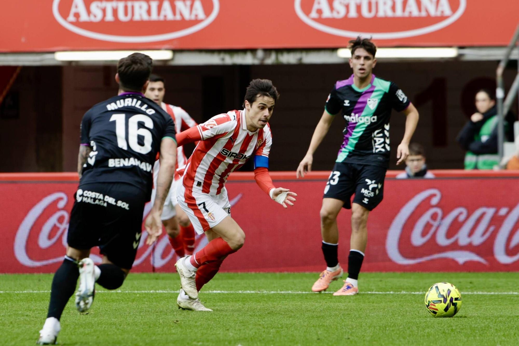 EN IMÁGENES: El partido Sporting- Málaga en el Molinón