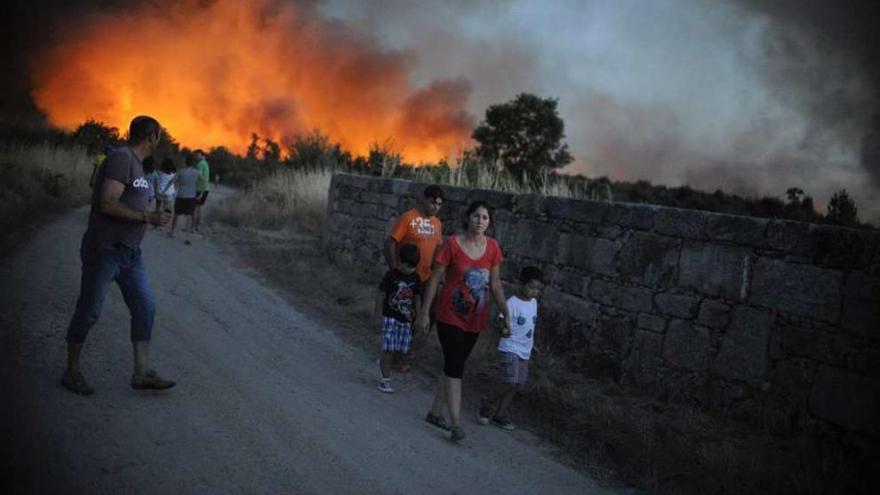 Incendio en la localidad de San Cibrao, en Oímbra.