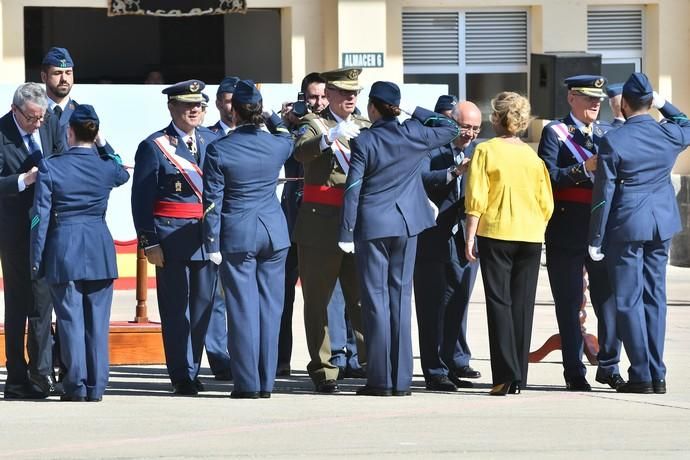 10/12/2019 TELDE.  El Mando Aéreo de Canarias celebra la festividad de Nuestra Señoara del Loreto, Patrona del Ejército del Aire, con imposición de condecoraciones, homenaje alos Caídos y Desfile.  Fotógrafa: YAIZA SOCORRO.  | 10/12/2019 | Fotógrafo: Yaiza Socorro