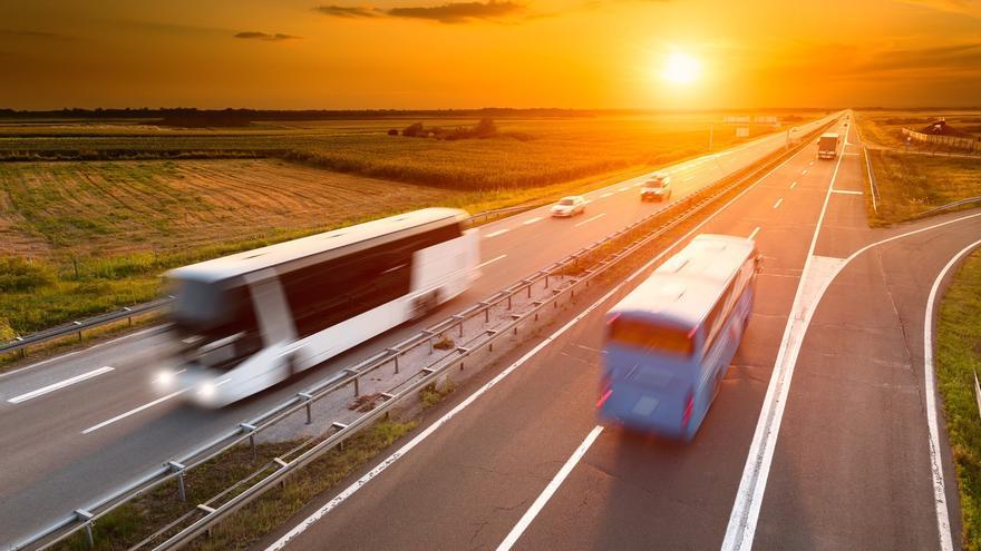 Autobuses en la carretera