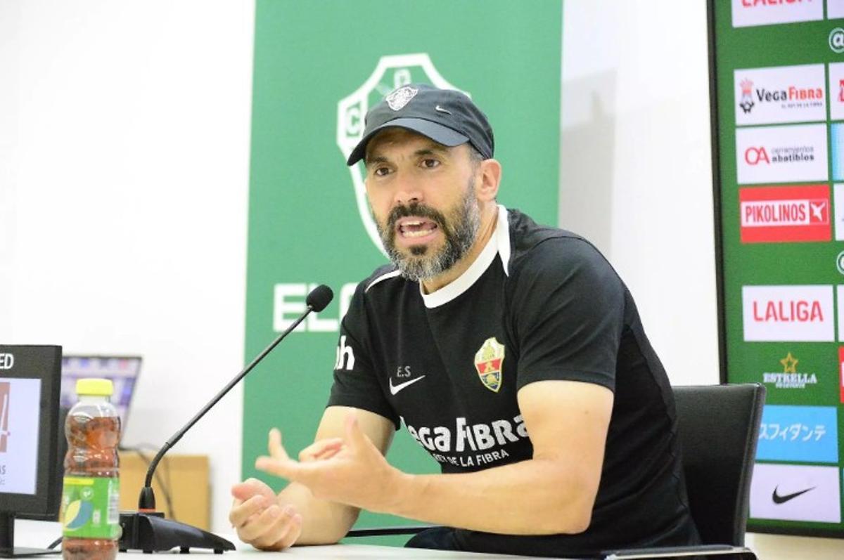 Eder Sarabia, durante una rueda de prensa del Elche