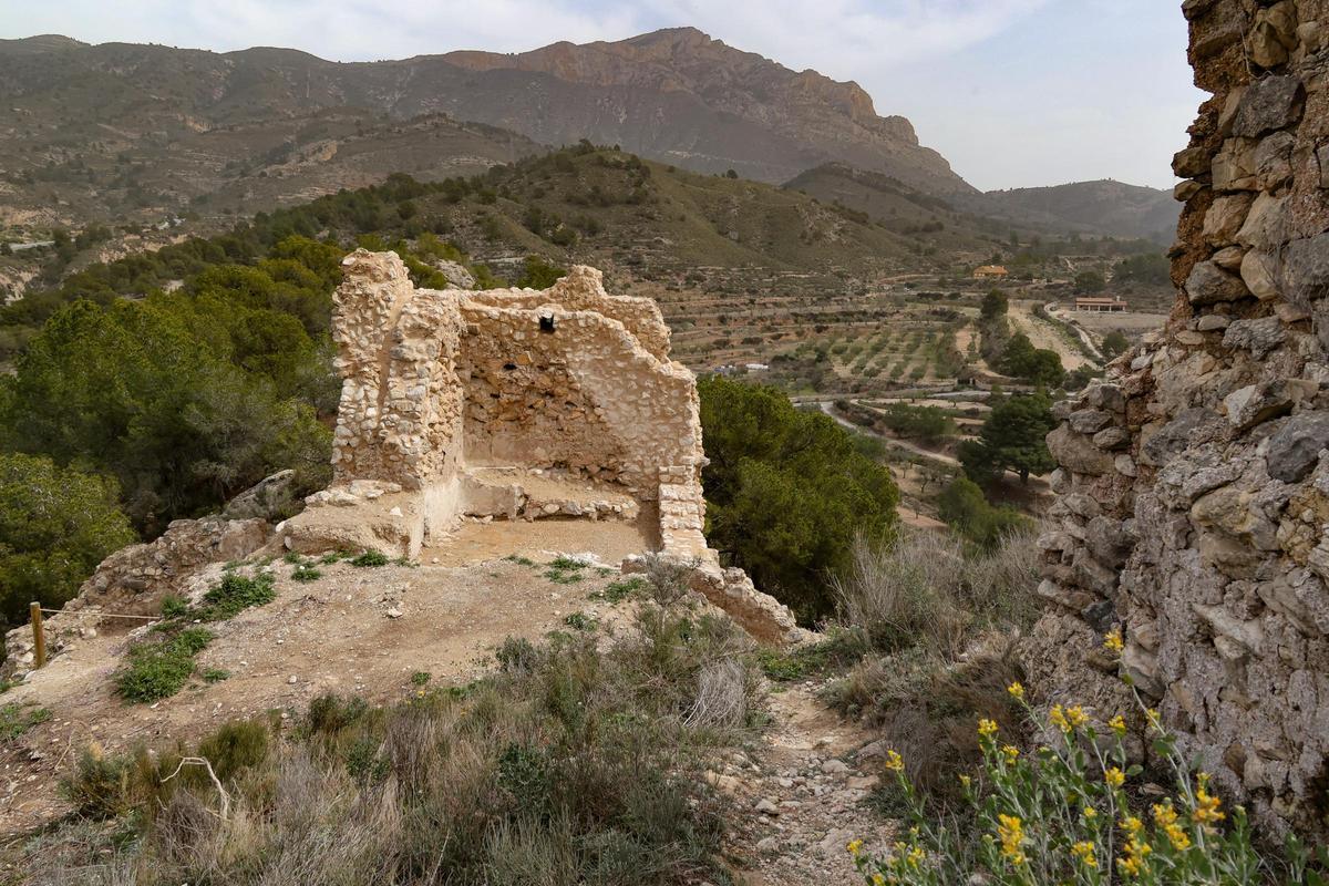 La torre sobre la que se ha actuado consolidando su estructura en una primera fase