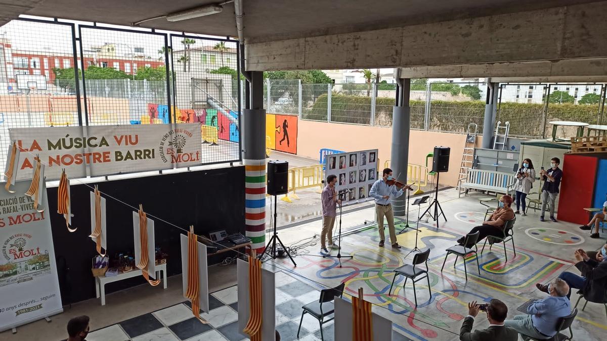 Concierto en el patio del colegio.