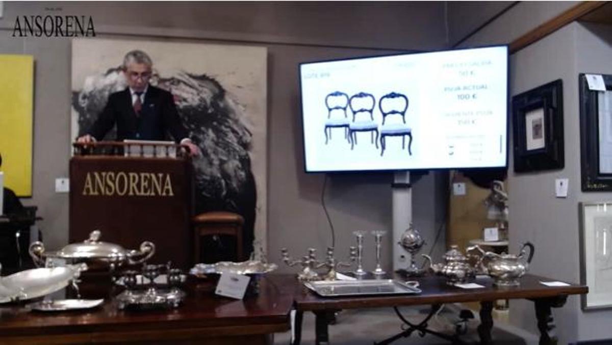 Captura de la subata en directo, que también ha incluido muebles y objetos de decoración