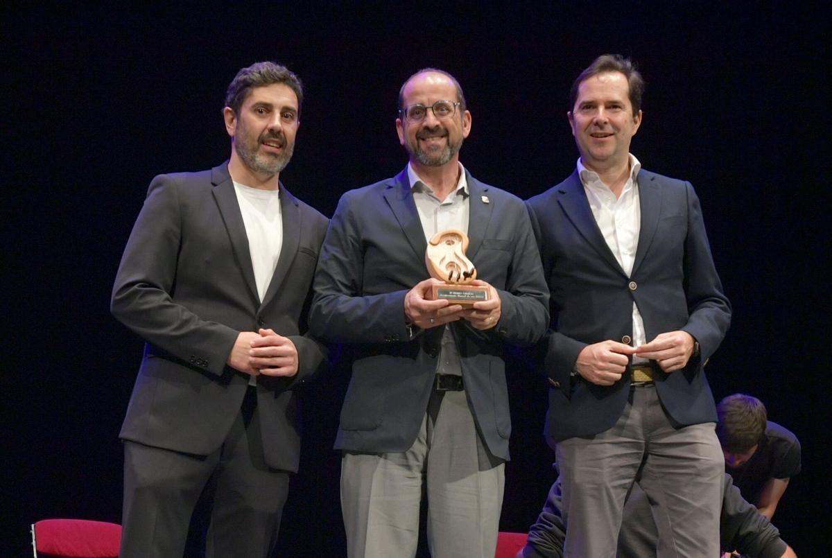Daniel Domínguez, director de LA OPINIÓN, Henrique Monteagudo, presidente da RAG, Jacobo Sutil, director do AGADIC. Daniel Domínguez, director de LA OPINIÓN, Henrique Monteagudo, presidente da RAG, Jacobo Sutil, director do AGADIC.