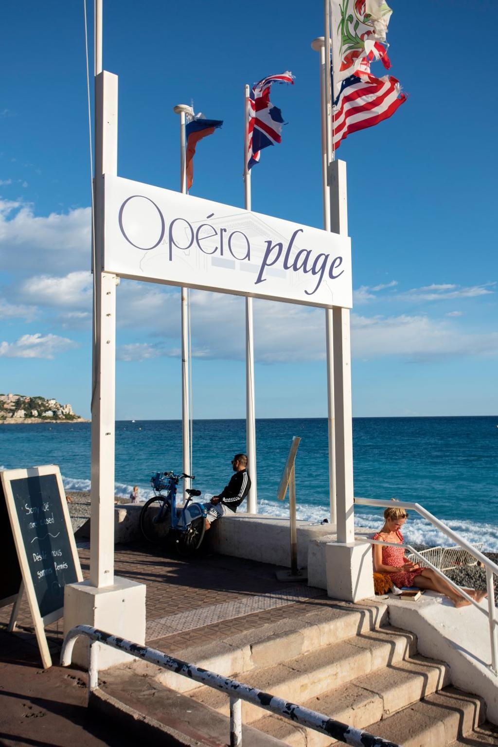 Playa y bar Opera Plage de Niza