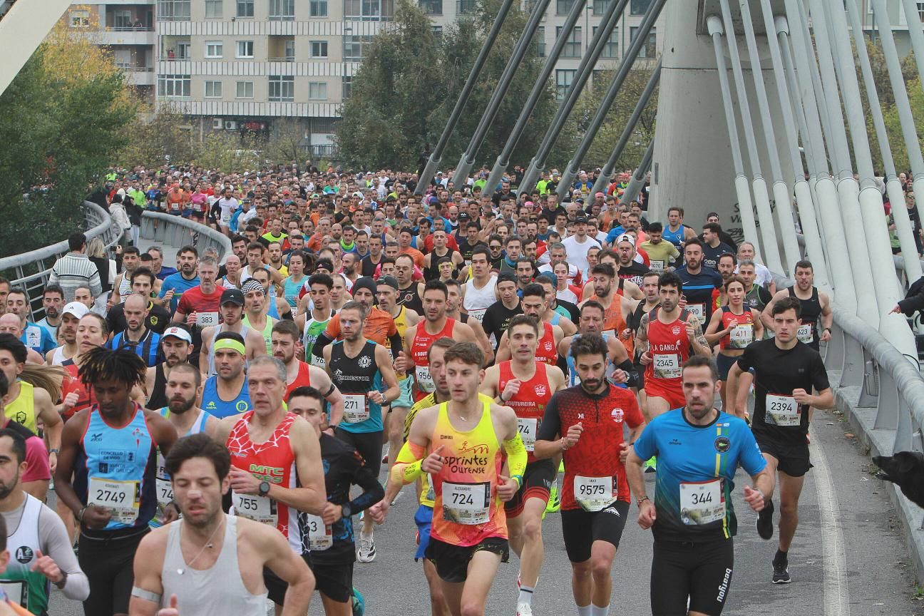 El deporte &#039;reina&#039; en Ourense: más de 10.000 corredores llenan las calles por la San Martiño