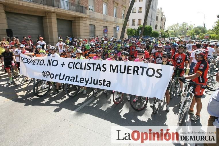 Concentración por la seguridad de los ciclistas