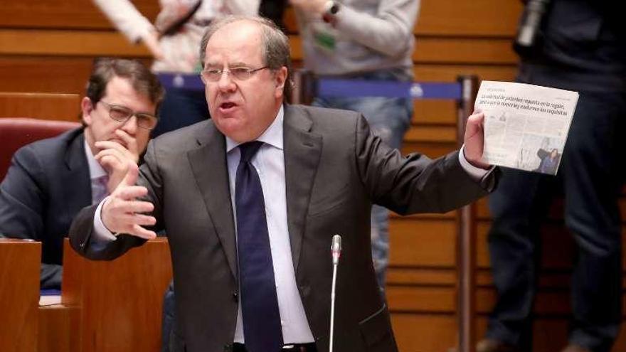 Juan Vicente Herrera, durante su intervención en el pleno.