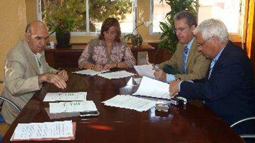 Iberdrola firma un contrato de suministro eléctrico con el Ayuntamiento de Benicàssim