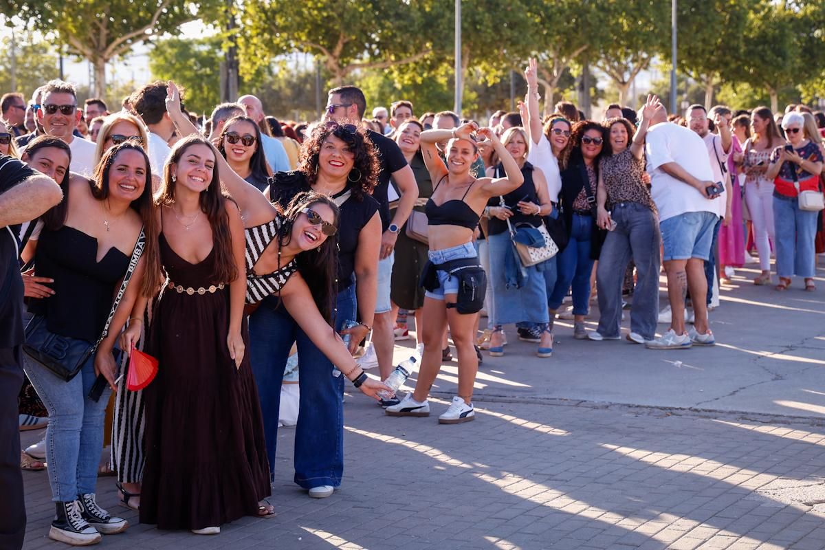 El concierto de Manuel Carrasco congrega a miles de fans en El Arenal
