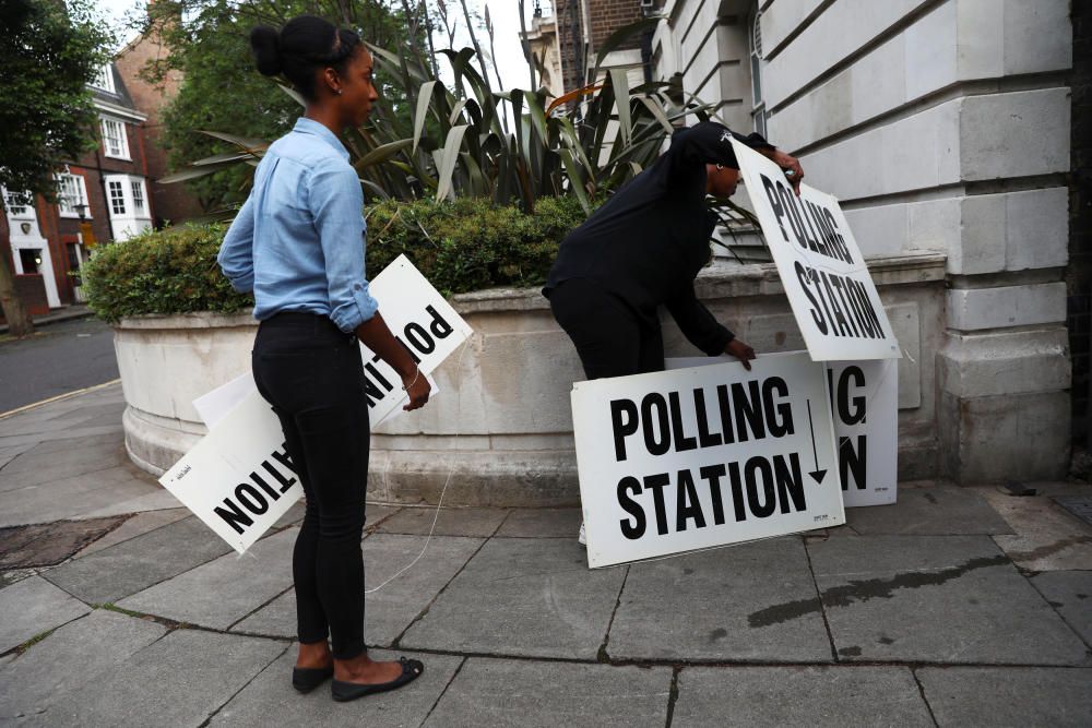 La jornada electoral en el Reino Unido, en imágenes