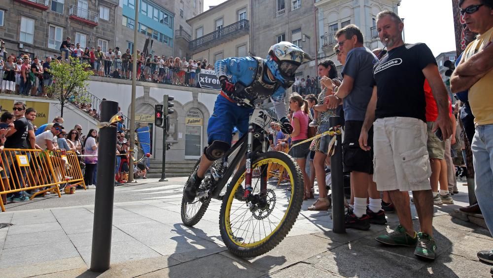 El festival de deporte urbano vuelve a dejar boquiabierta a los vigueses y a los turistas con un recital de piruetas, velocidad y adrenalina.