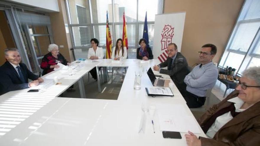 La mesa de expertos reunida ayer en la Conselleria de Innovación, Universidades, Ciencia y Sociedad Digital.