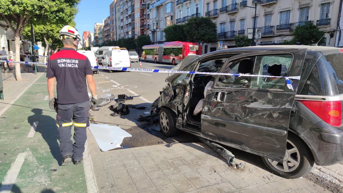 Atropello Valencia Un Coche Arrolla A Cuatro Peatones En La Avenida Del Puerto