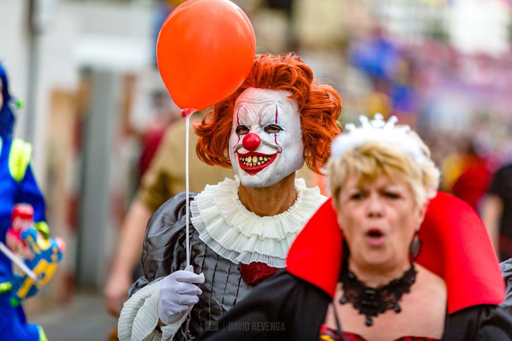 Más de 35.000 personas participan en una gran fiesta de disfraces que se celebra cada año el jueves siguiente a las Fiestas Mayores Patronales