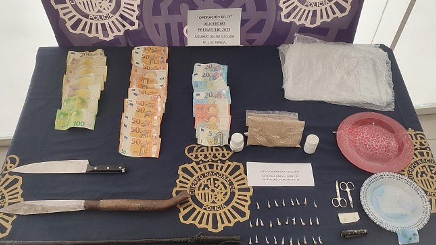 Tres detenidos tras desmantelar un punto de venta de droga en Ronda