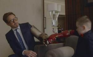 Alex Pring va rebre de part del seu ídol al cine un regal que li canviarà la vida.