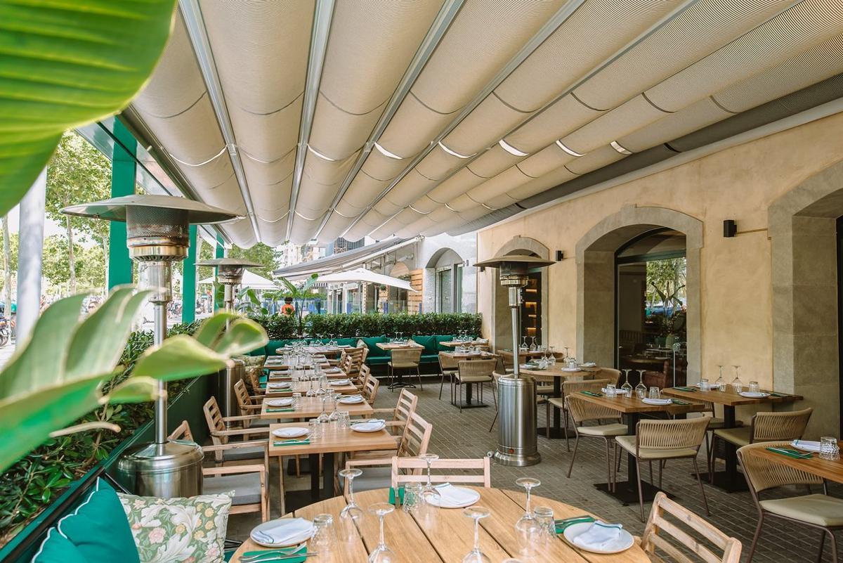 La terraza del restaurante Bivio, en el paseo de Joan de Borbó.