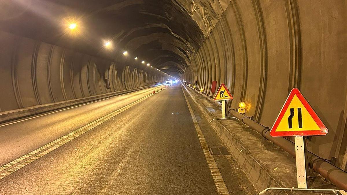 Cierran de urgencia el túnel de Sóller tras romperse una tubería de sa Costera
