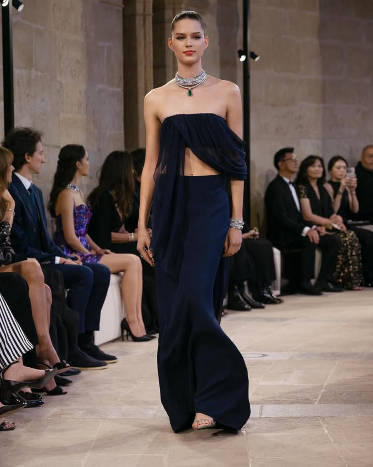 Las imágenes de las 'celebrities' asiáticas y el desfile en Bellver