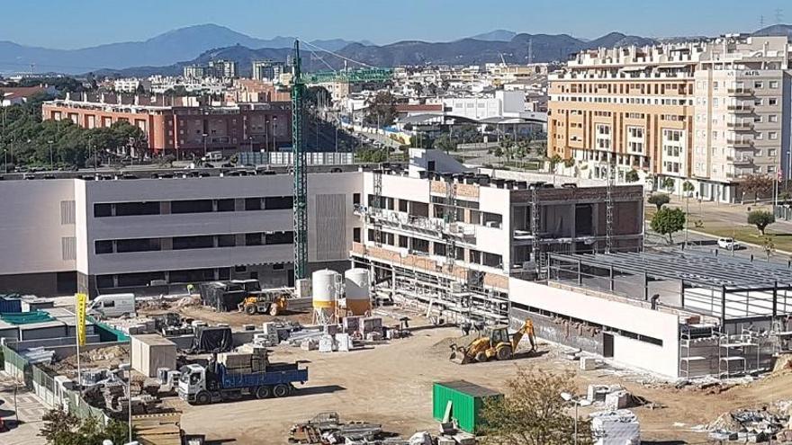 Obras de construcción del nuevo instituto de Teatinos.