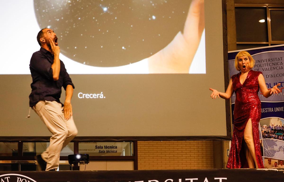 La ciencia con humor en Alcoy