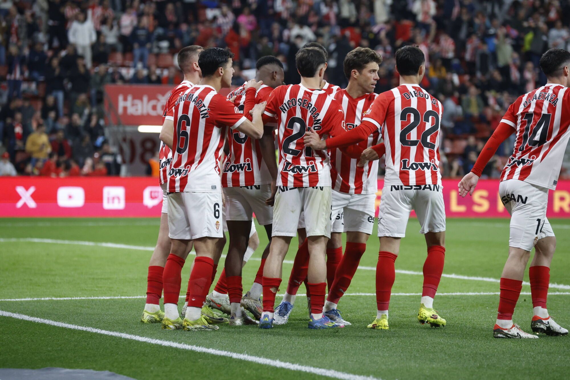 EN IMÁGENES: El Sporting - Tenerife disputado en El Molinón