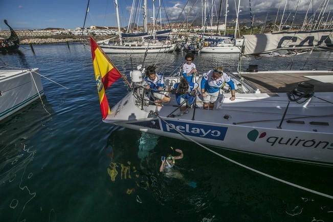 14/11/2016  deporte aventura sanidad  cinco mujeres que han superado el cancer cruzarán el atlántico patrocinadas por  pelayo que han realizado una escala en el muelle de marina de san miguel realizando un entrenamiento en la bahia