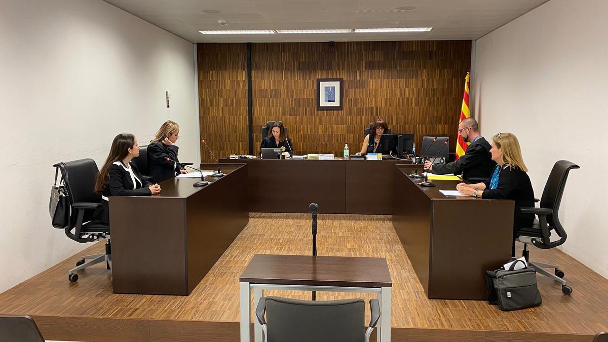 Vista por la demanda de desalojo al edificio ocupado la Ruïna de la plaza Bonanova de Barcelona. En el Juzgado de Primera Instancia 29 de Barcelona el 24 de mayo de 2023.