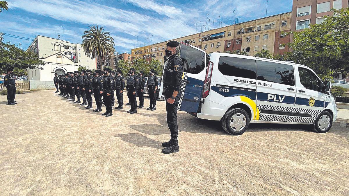 La Policia Local crea una unitat especial per a vigilar el ‘tardeo’ postpandèmia