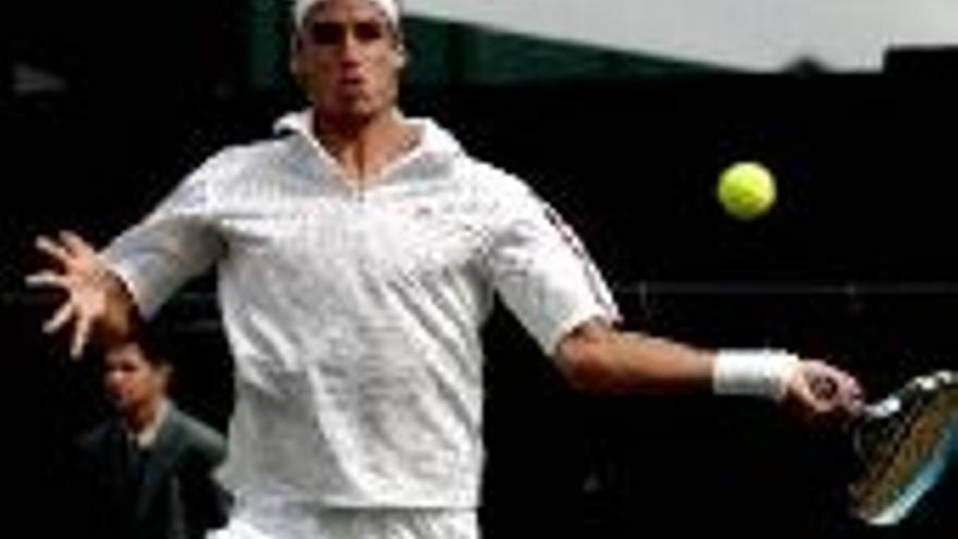 Feliciano cae y Ferrero, en peligro en Wimbledon